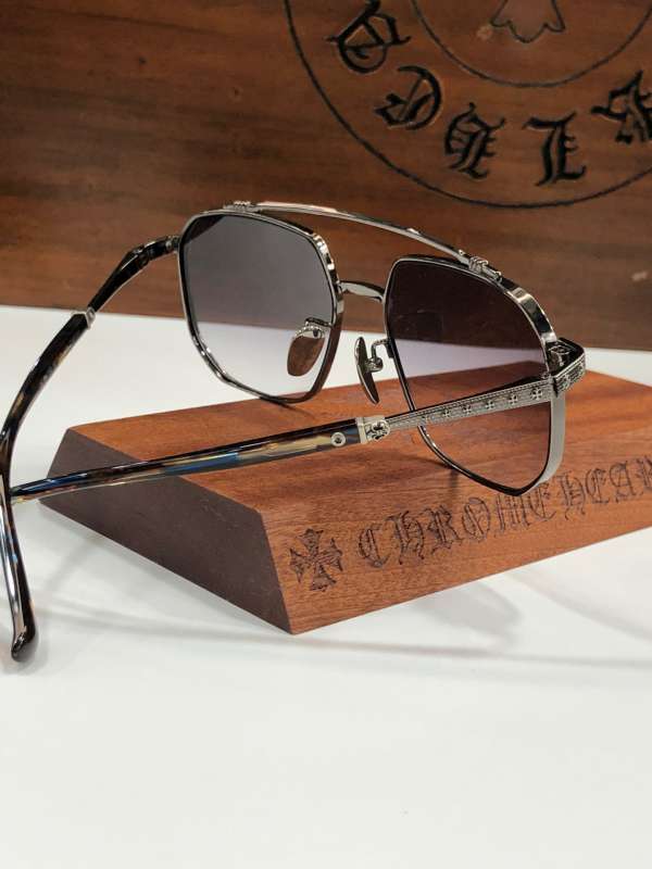 Picture of Chrome Hearts Sunglasses _SKUfw52079992fw